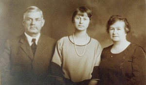 Sam Paisley Richards with wife Mamie and youngest daughter Ruth